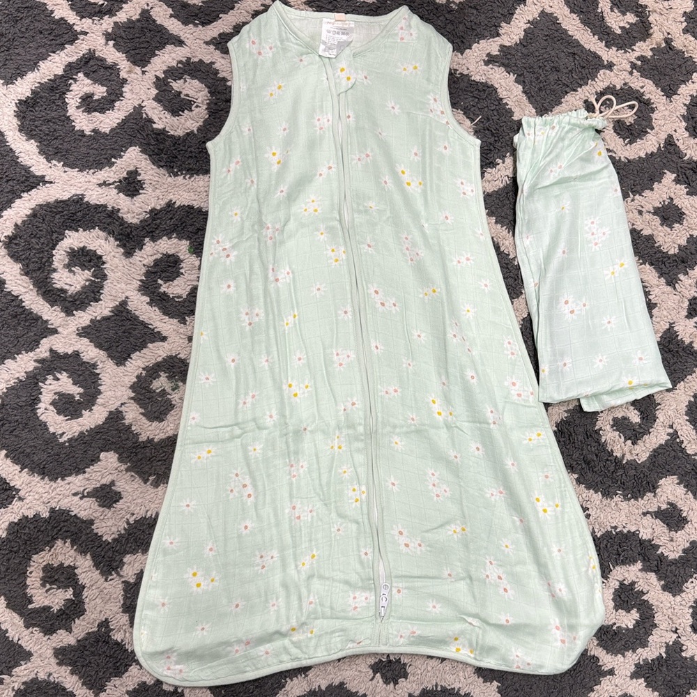 Mint Green Sleeveless Baby Sleep Sack with Daisy Print